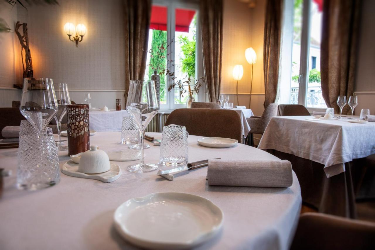 Logis Hotel La Breche - Restaurant Berthelot 엉부와스 외부 사진
