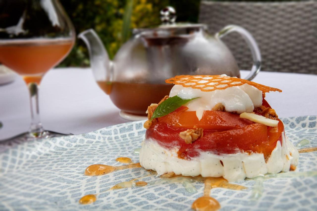 Logis Hotel La Breche - Restaurant Berthelot 엉부와스 외부 사진