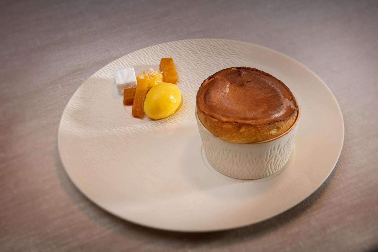 Logis Hotel La Breche - Restaurant Berthelot 엉부와스 외부 사진