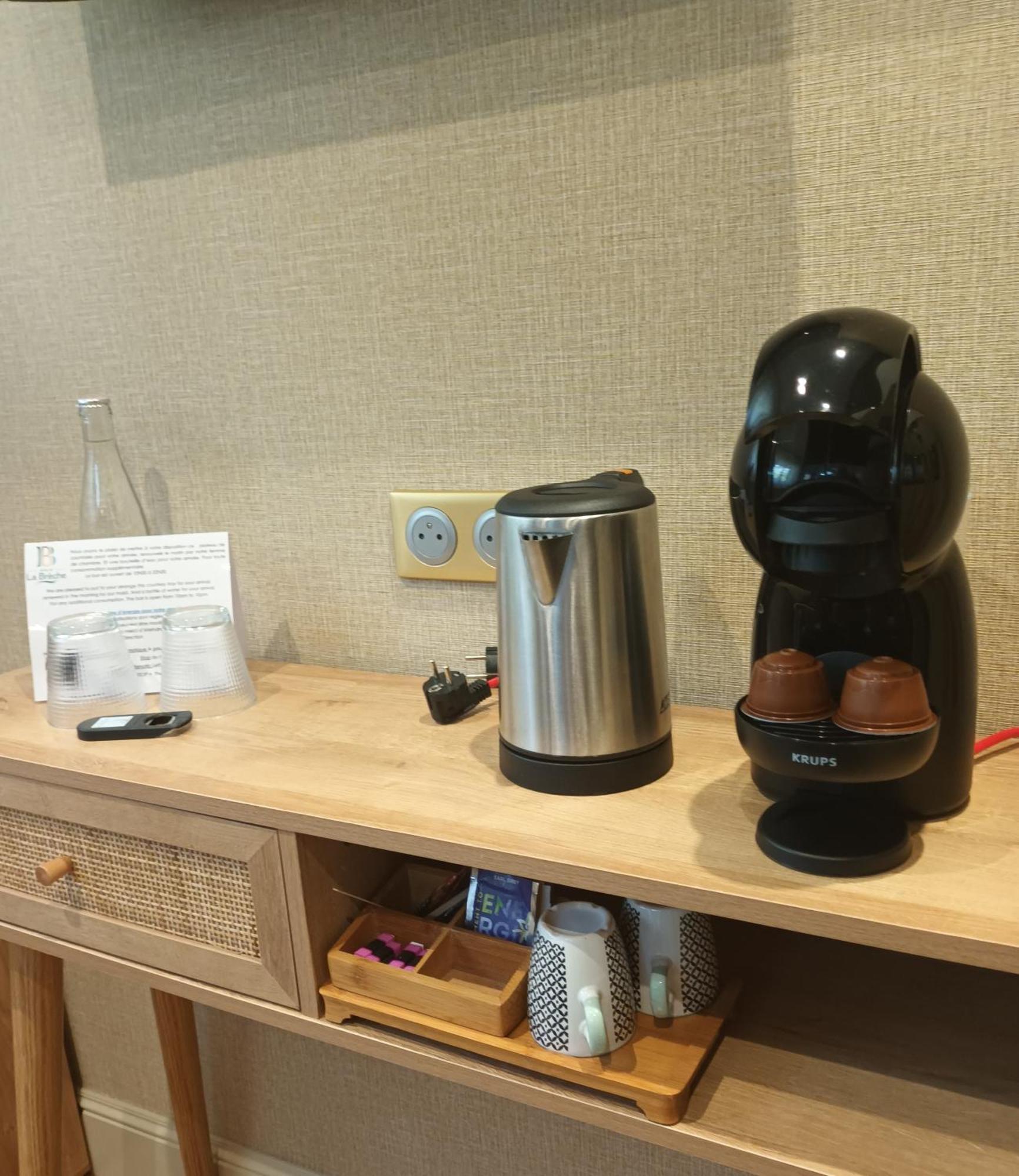 Logis Hotel La Breche - Restaurant Berthelot 엉부와스 외부 사진