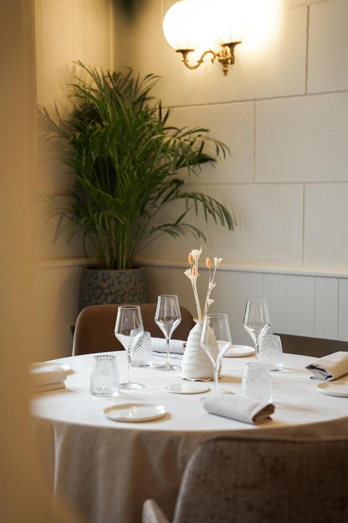 Logis Hotel La Breche - Restaurant Berthelot 엉부와스 외부 사진
