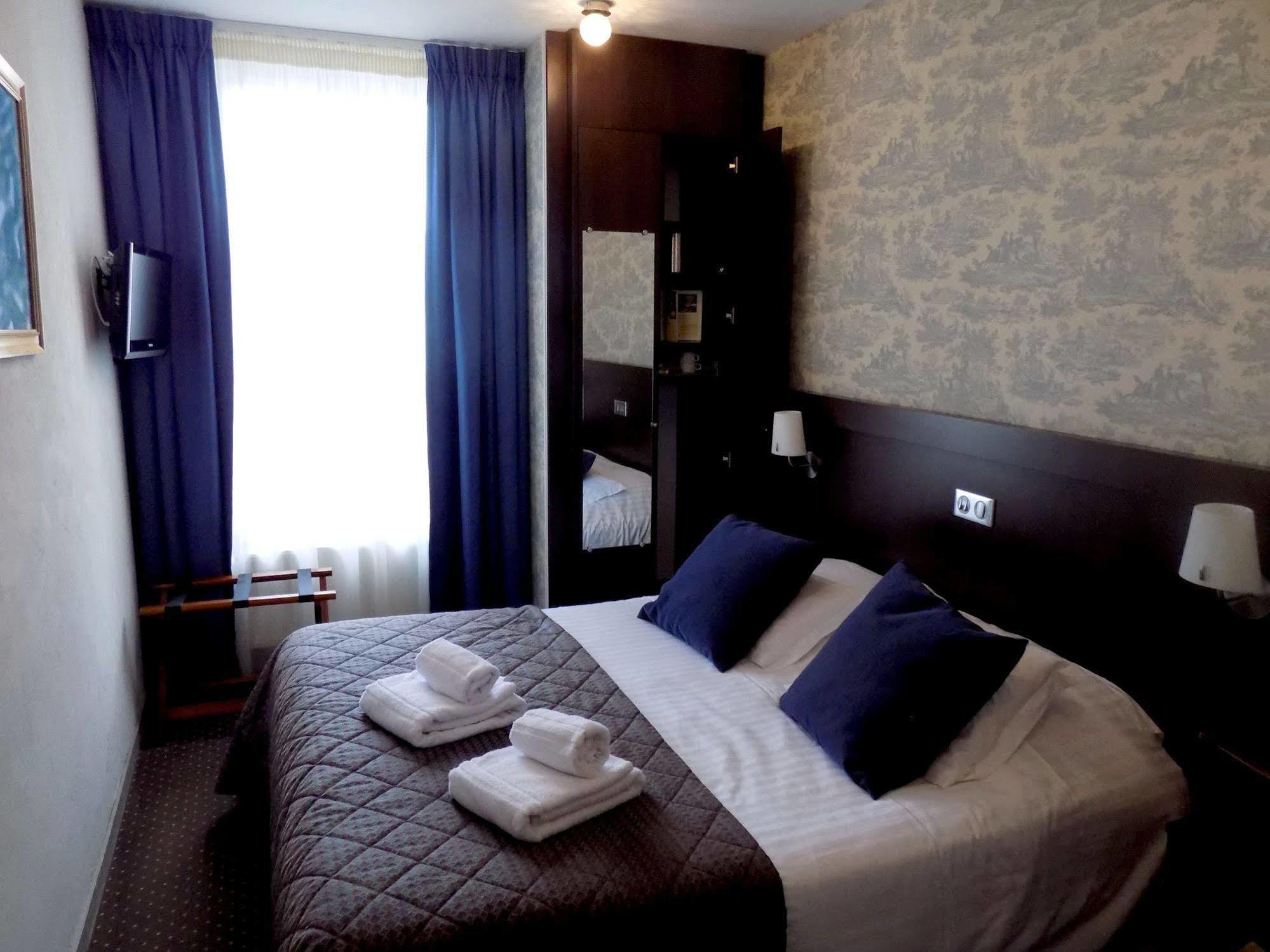 Logis Hotel La Breche - Restaurant Berthelot 엉부와스 외부 사진