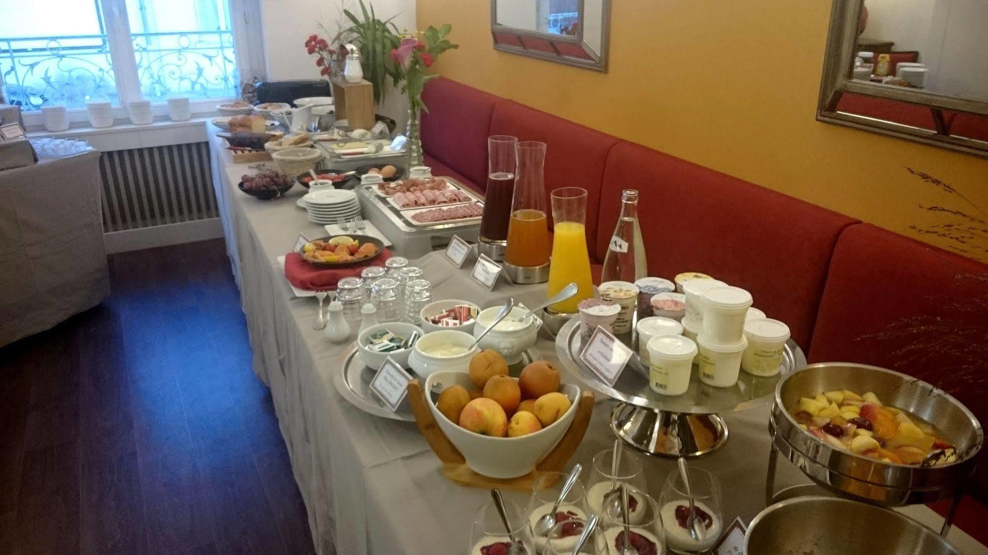 Logis Hotel La Breche - Restaurant Berthelot 엉부와스 외부 사진